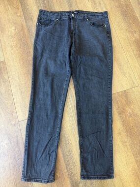 NOVAMEN Classic Men’s Black Jeans - Versatile Everyday Fit. Size 30